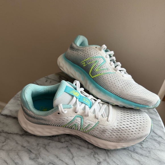 New Balance Women’s 520v8 Running Shoes Size 6 W520MW8 White Blue Athletic Shoes - Picture 6 of 8